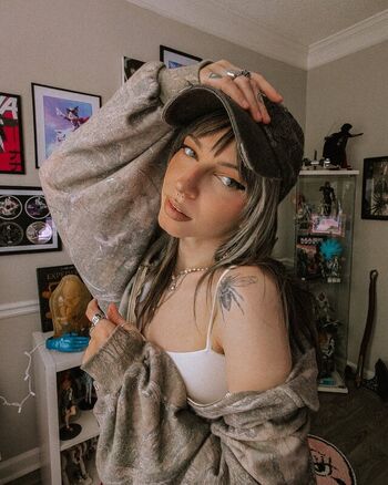 Full leaked Sailorbeeee private photo