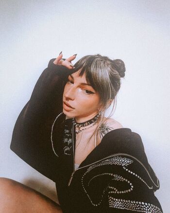 Full leaked Sailorbeeee private photo