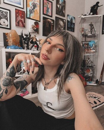 Full leaked Sailorbeeee private photo