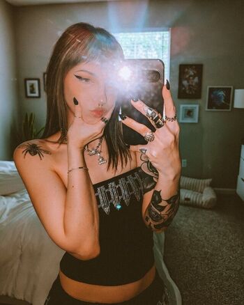 Full leaked Sailorbeeee private photo