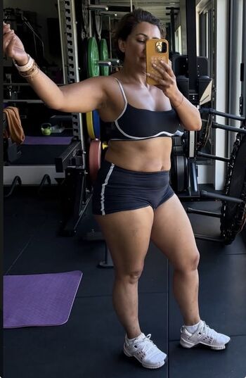 Full leaked Saira khan private photo