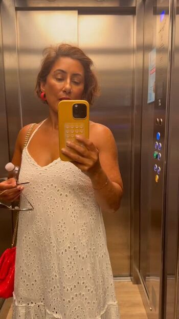 Full leaked Saira khan page private photo