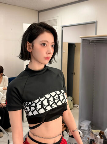 Sakura Miyawaki 宮脇 咲良