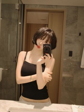 Sakura Miyawaki 宮脇 咲良