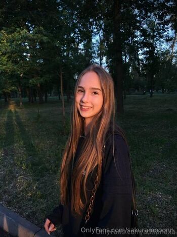 sakuramooonn