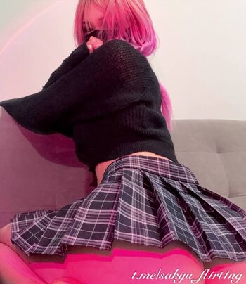 Full leaked Sakyu flirting private photo