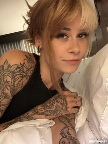 Full leaked Sallydinosaur private photo