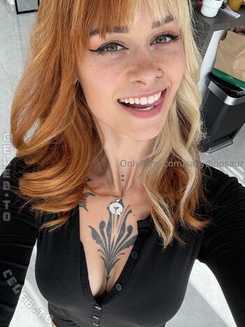 Full leaked Sallydinosaur private photo