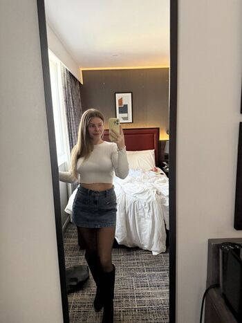 Full leaked Samantha s library page private photo