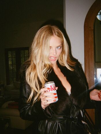 Full leaked Samara weaving private photo
