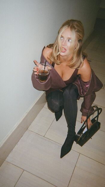 Full leaked Samara weaving private photo
