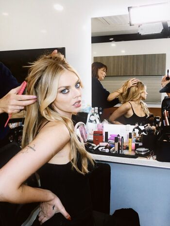 Full leaked Samara weaving private photo