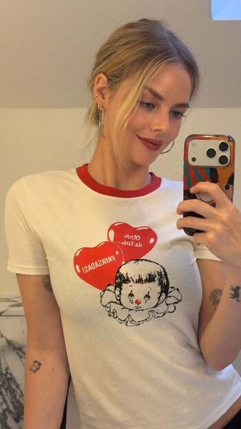Full leaked Samara weaving page private photo