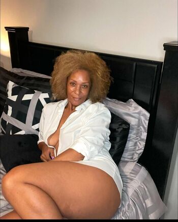 Full leaked Sandralberry private photo