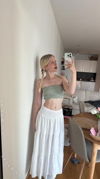 Full leaked Saniskates private photo