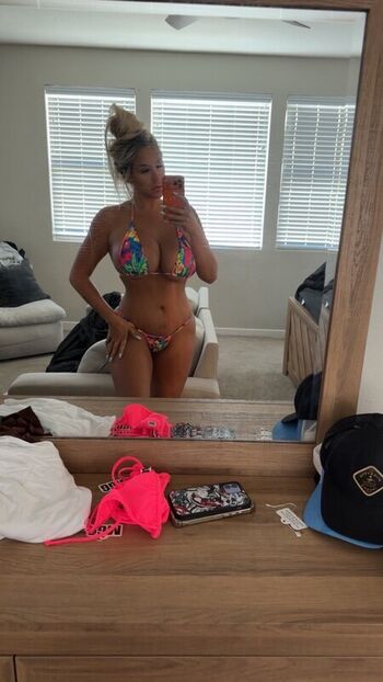 Sara Cheeky