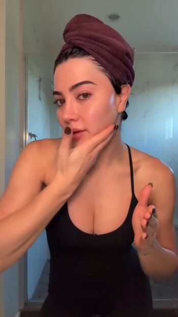 Full leaked Sara hesri private photo