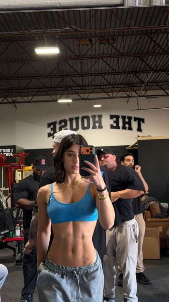 Full leaked Sara saffari private photo