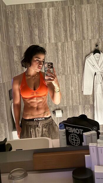 Full leaked Sara saffari page private photo