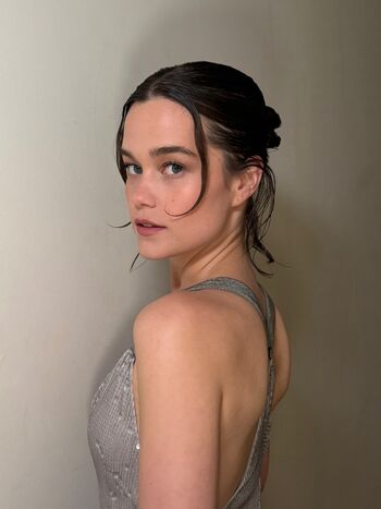 Full leaked Sarah catherine hook private photo