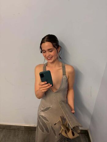 Full leaked Sarah catherine hook private photo