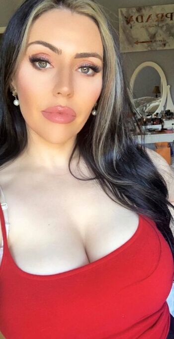 Full leaked Sarah davis private photo