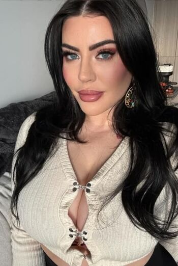 Full leaked Sarah davis private photo