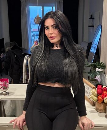 Full leaked Sarah davis private photo