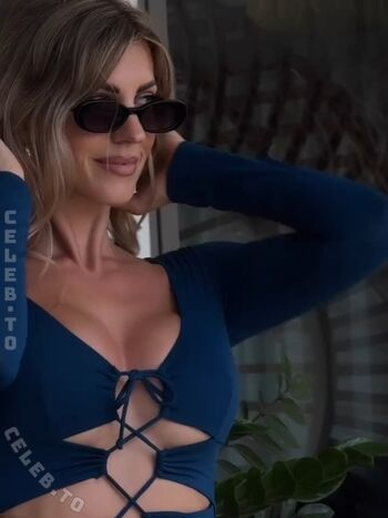 Full leaked Sarah harrison private photo