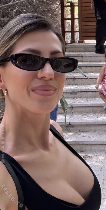Full leaked Sarah harrison private photo