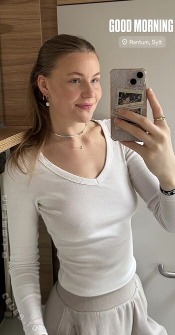 Full leaked Sarah maevee private onlyfans photo