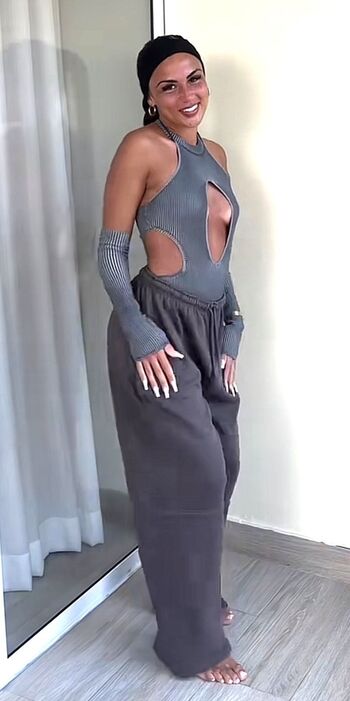 Full leaked Sarah wahala page private photo