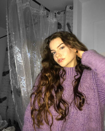 Full leaked Sarahhbl page private photo