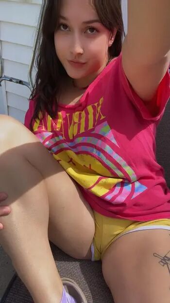 Full leaked Sarahstar private photo