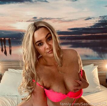 Full leaked Sashbash private onlyfans photo