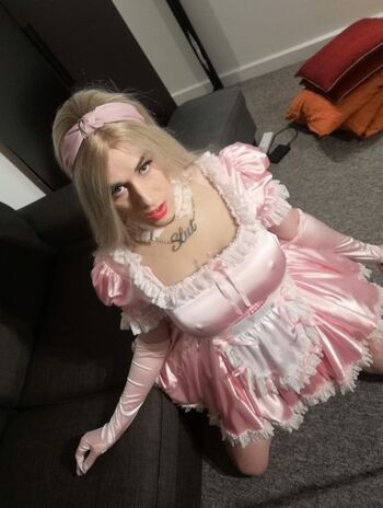 Full leaked Satin silk private photo