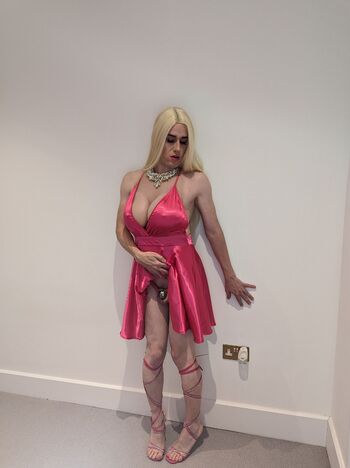 Full leaked Satin silk private photo