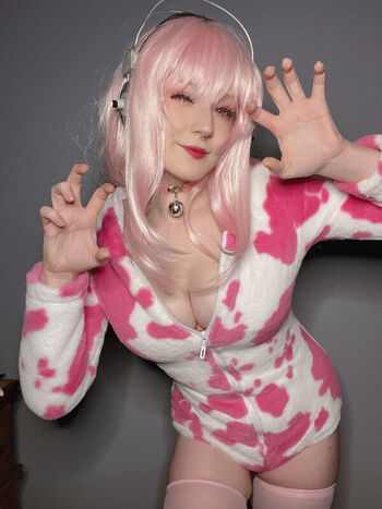 Full leaked Satin stars page private photo