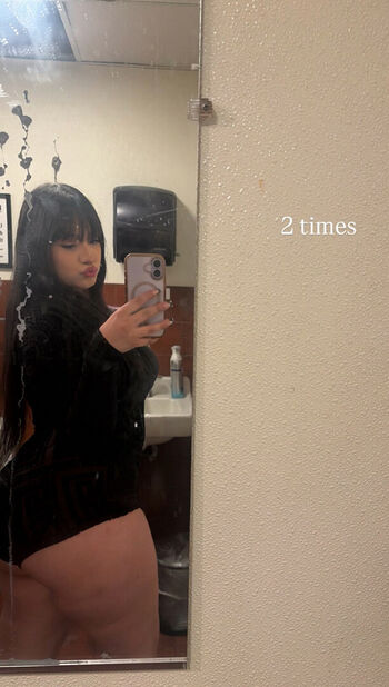 Full leaked Saucyysuzzy private photo