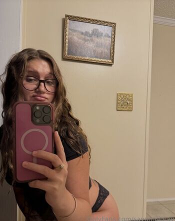 Full leaked Savanna gray page private photo