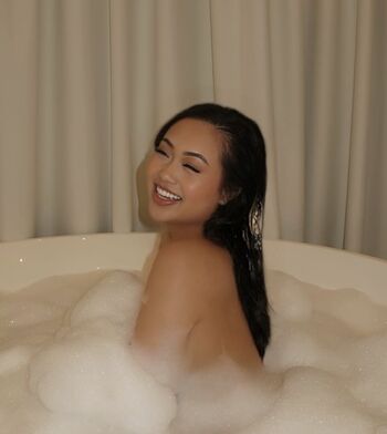 Savannah Xiong Hmong