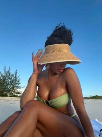 Full leaked Saweetie page private photo