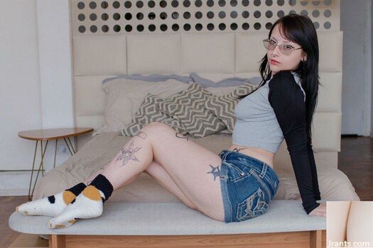 Full leaked Scaringthehoez page private photo