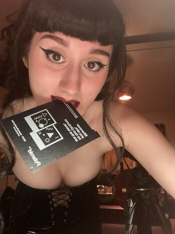 Full leaked Scarlett poppy private photo