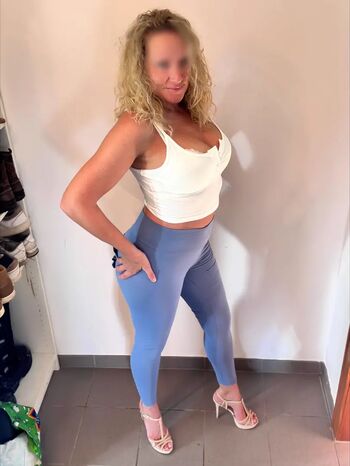 Full leaked Scarlettfuchs private photo