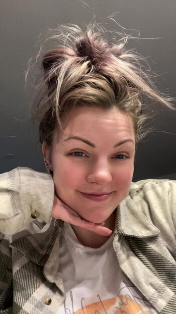 Full leaked Schatzie private photo