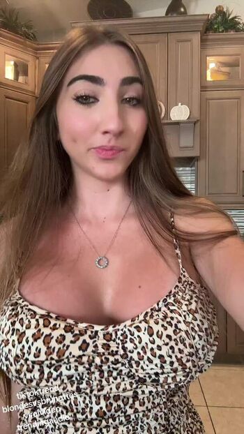 Full leaked Schylar vixen private photo