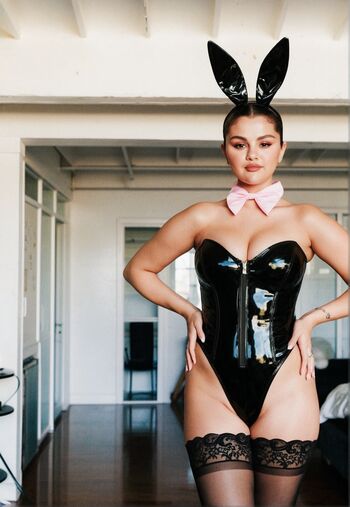 Full leaked Selena gomez  page private photo