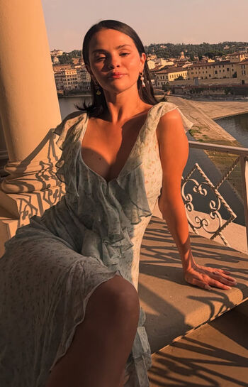 Full leaked Selena gomez page private photo