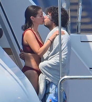 Full leaked Selena gomez page private photo